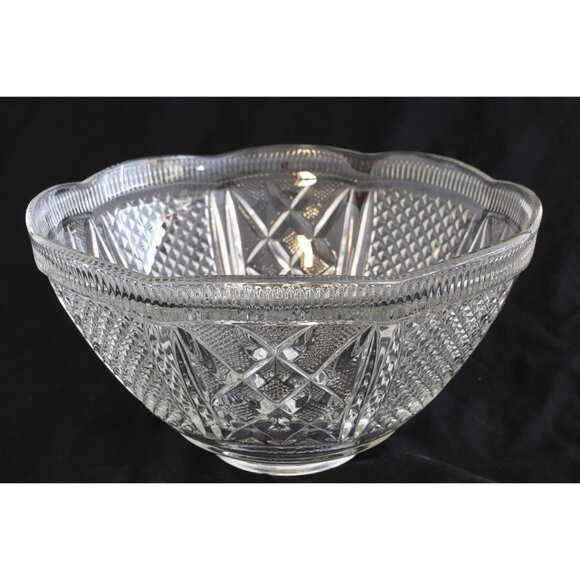 Vintage 1950\'s Bristol Diamond by TIFFIN-FRANCISCAN Punch Bowl 8 Quarts
